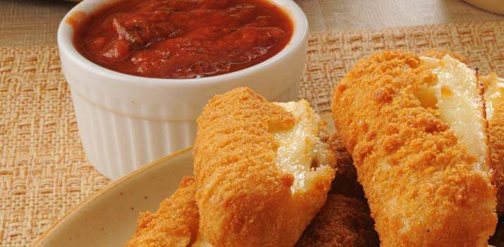 Little Joes | night club | 1041 W Taylor St, Chicago, IL 60607, USA | 3122434233 OR +1 312-243-4233