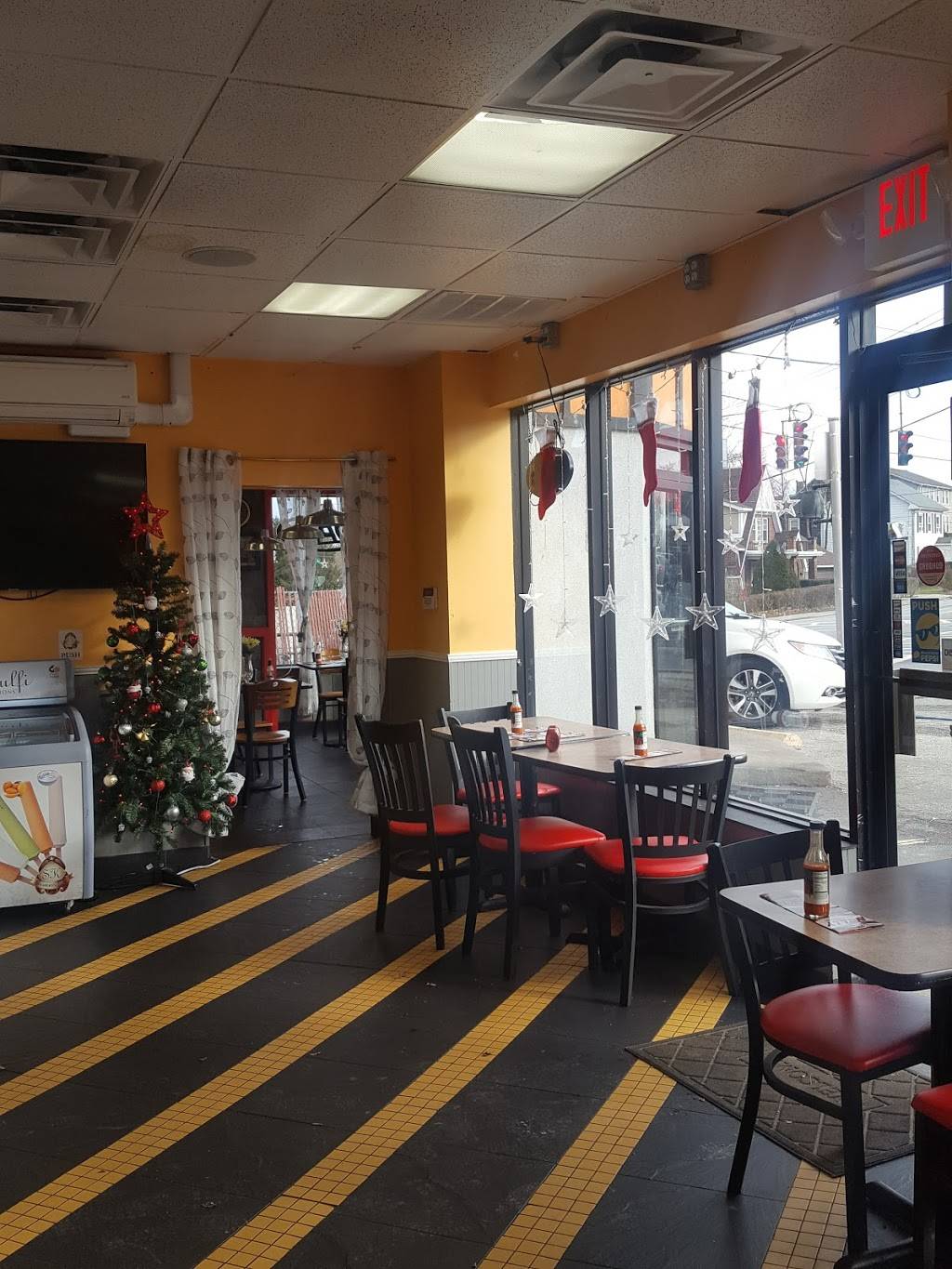 Nelly Latin Restaurant | restaurant | 215 Wickham Ave, Middletown, NY 10940, USA | 8453811253 OR +1 845-381-1253