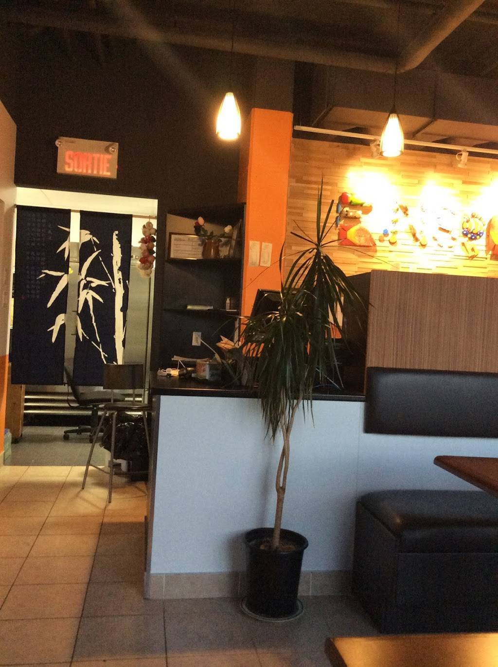 Sushi Selection | restaurant | 305 Boulevard Curé-Labelle, Sainte-Thérèse, QC J7E 0C1, Canada | 4504191211 OR +1 450-419-1211