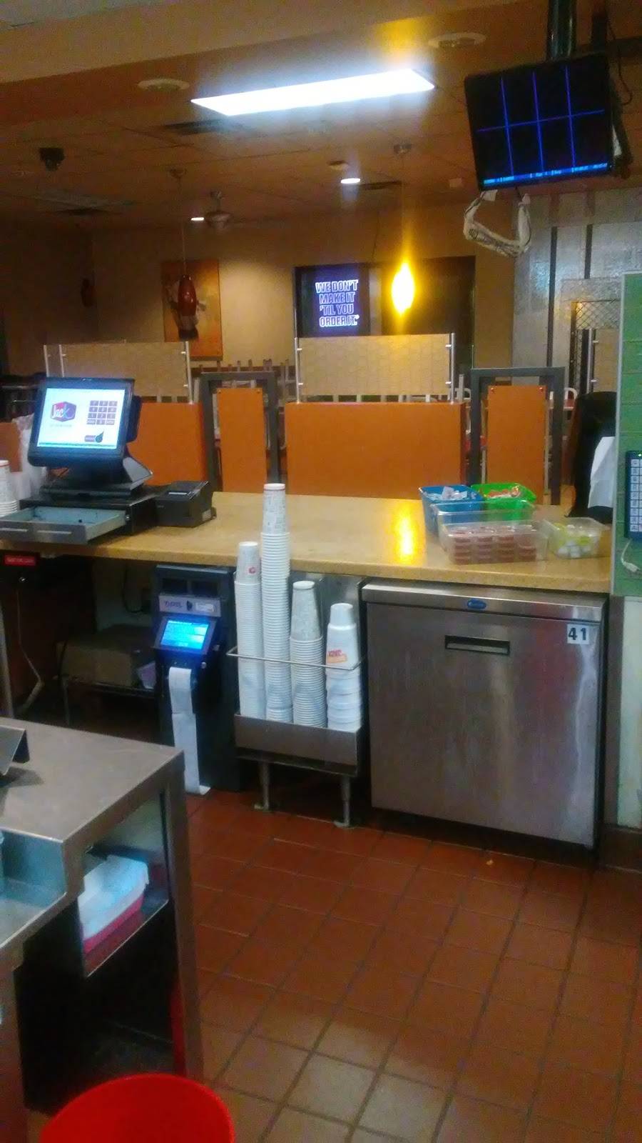 Jack in the Box | restaurant | 1001 South Fwy, Fort Worth, TX 76104, USA | 8178109384 OR +1 817-810-9384