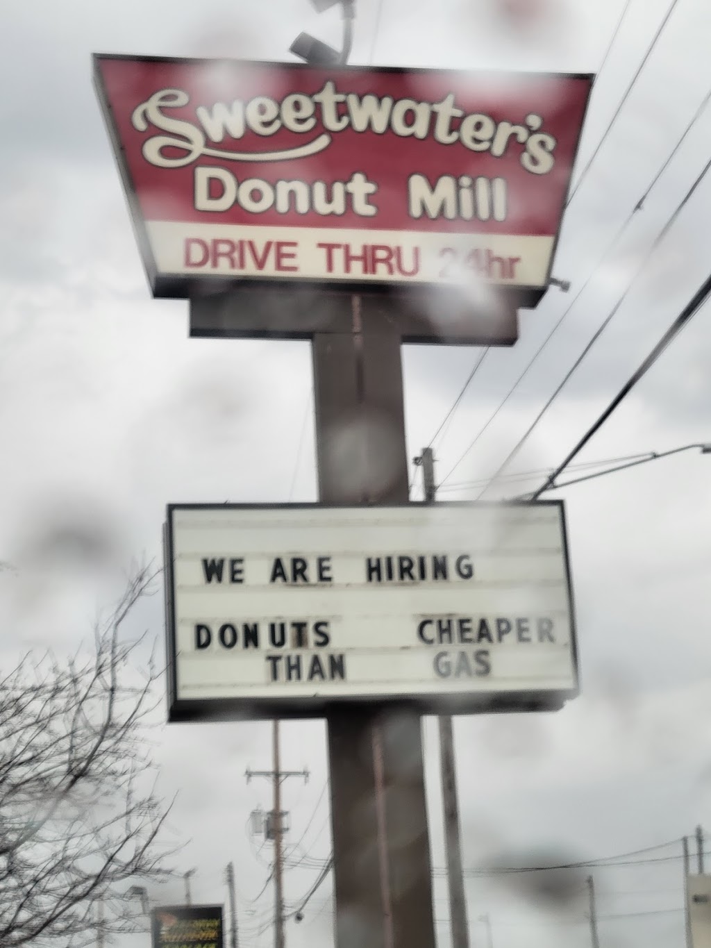 Sweetwaters Donut Mill | cafe | 2138 S Sprinkle Rd, Kalamazoo, MI 49001, USA | 2693884613 OR +1 269-388-4613