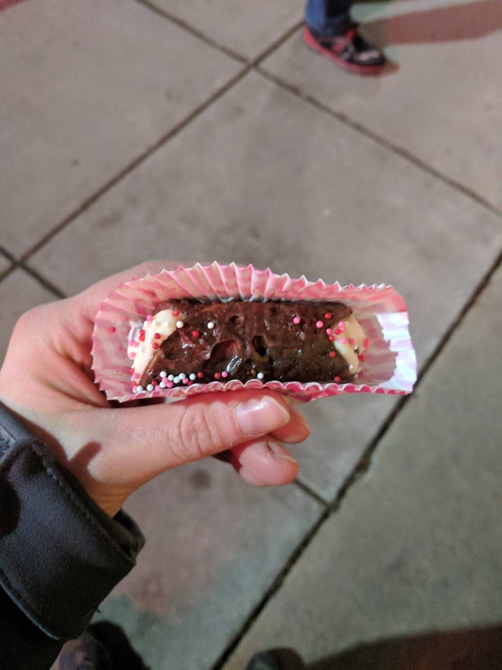 Franks Pizza Palace | restaurant | 815 W College Ave, Appleton, WI 54914, USA | 9207349131 OR +1 920-734-9131