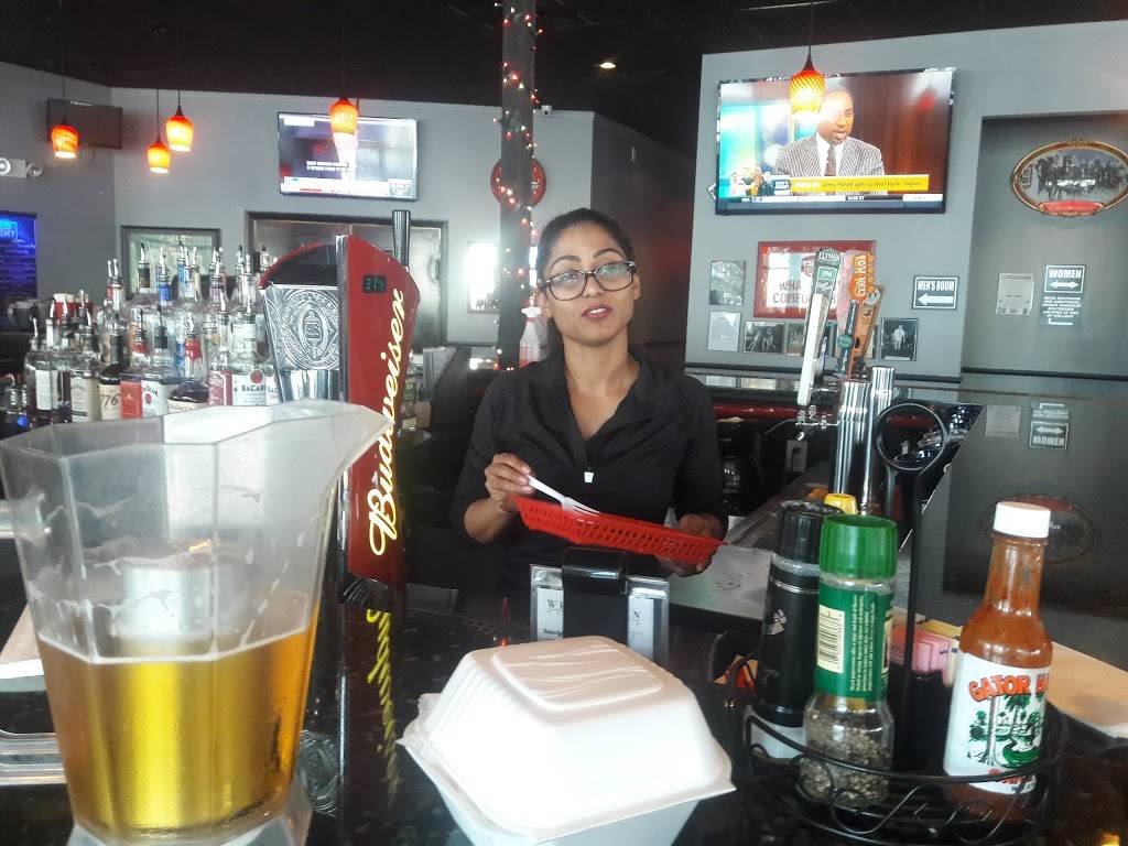 Charanns Tavern | restaurant | 6748 Memorial Hwy, Tampa, FL 33615, USA | 8138861199 OR +1 813-886-1199