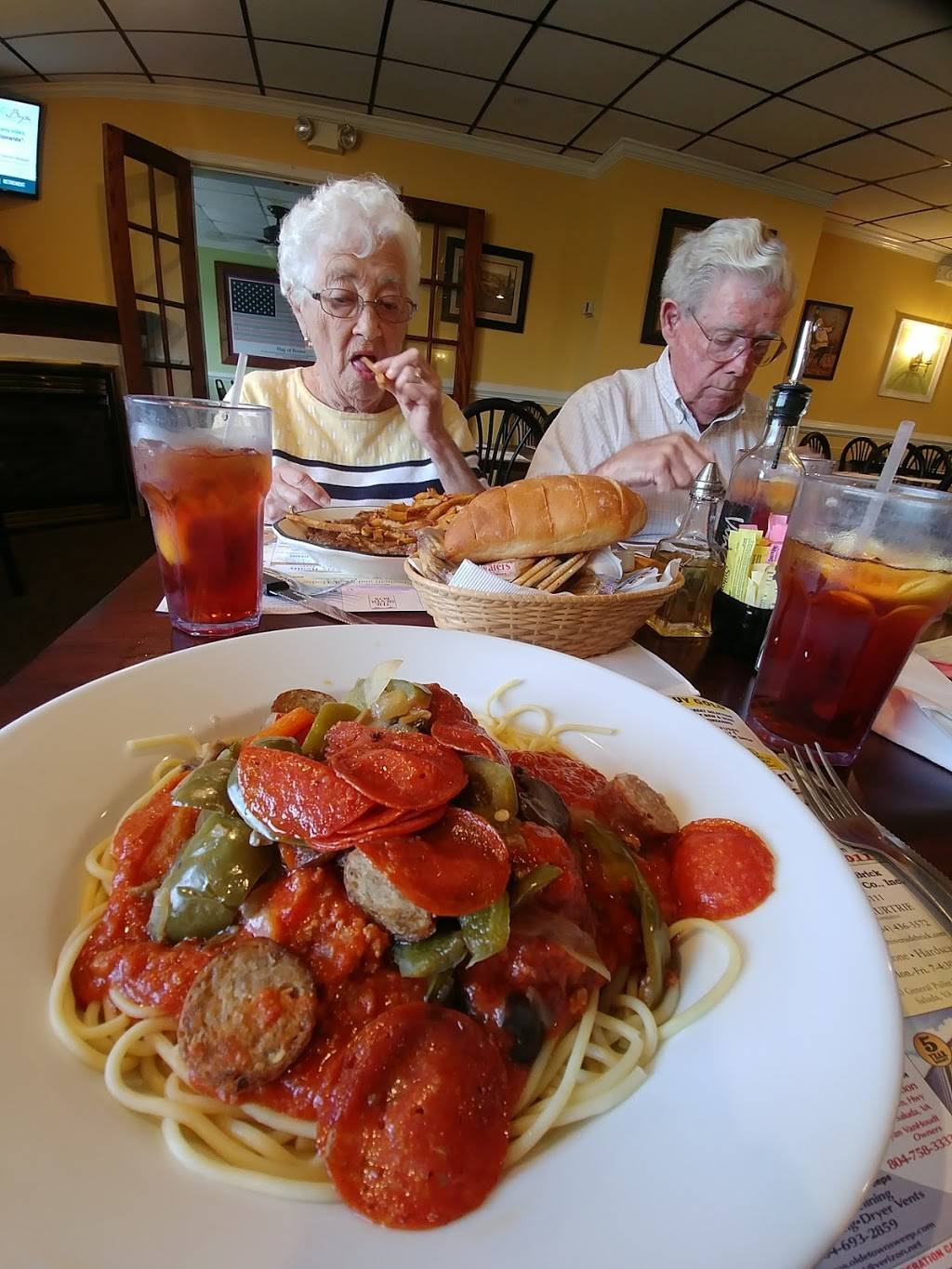 Nicks Spaghetti & Steak House | restaurant | 3483 Lewis B Puller Memorial Hwy, Saluda, VA 23149, USA | 8047856300 OR +1 804-785-6300