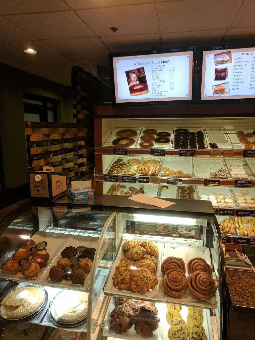 Huck Finn Restaurant | restaurant | 10501 S Cicero Ave, Oak Lawn, IL 60453, USA | 7084991112 OR +1 708-499-1112