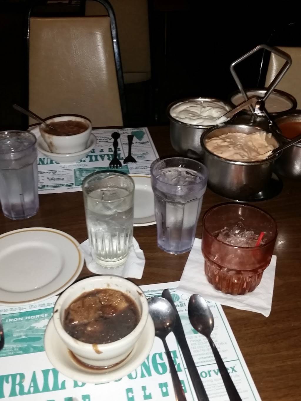 Trails Lounge Supper Club | restaurant | 125 Wauona Trail, Portage, WI 53901, USA | 6087422325 OR +1 608-742-2325