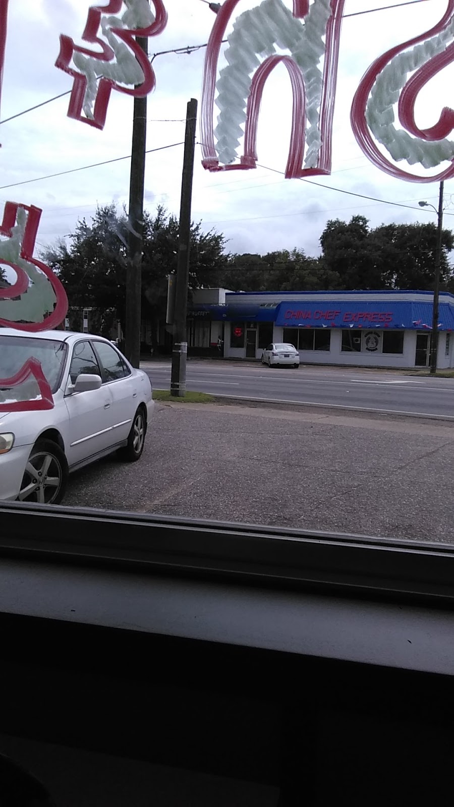 Momos Wings and Things | restaurant | 2662 SpringHill Ave, Mobile, AL 36607, USA | 2514089938 OR +1 251-408-9938