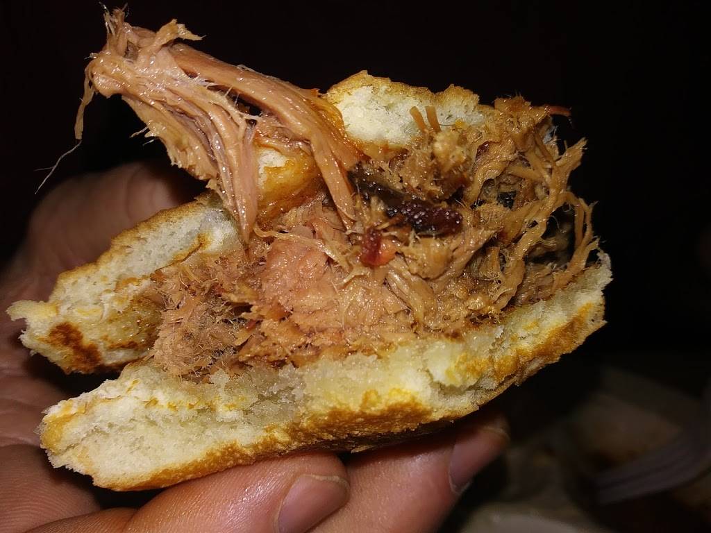 outlaws bar-b-que | restaurant | 100 W Ferguson Rd, Mt Pleasant, TX 75455, USA | 9035727860 OR +1 903-572-7860