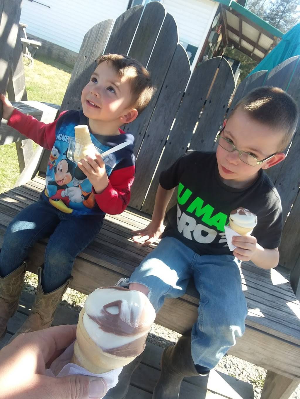 Suzy Qs | restaurant | 3362 NY-9N, Crown Point, NY 12928, USA | 5185974030 OR +1 518-597-4030