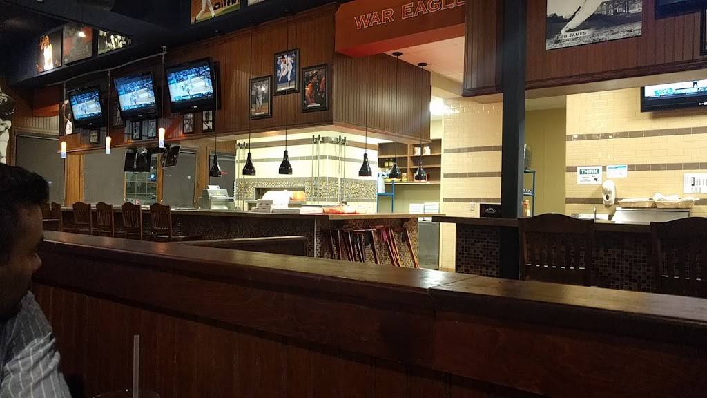 Baumhowers Victory Grille | restaurant | 2353 Bent Creek Rd, Auburn, AL 36830, USA | 3342464180 OR +1 334-246-4180