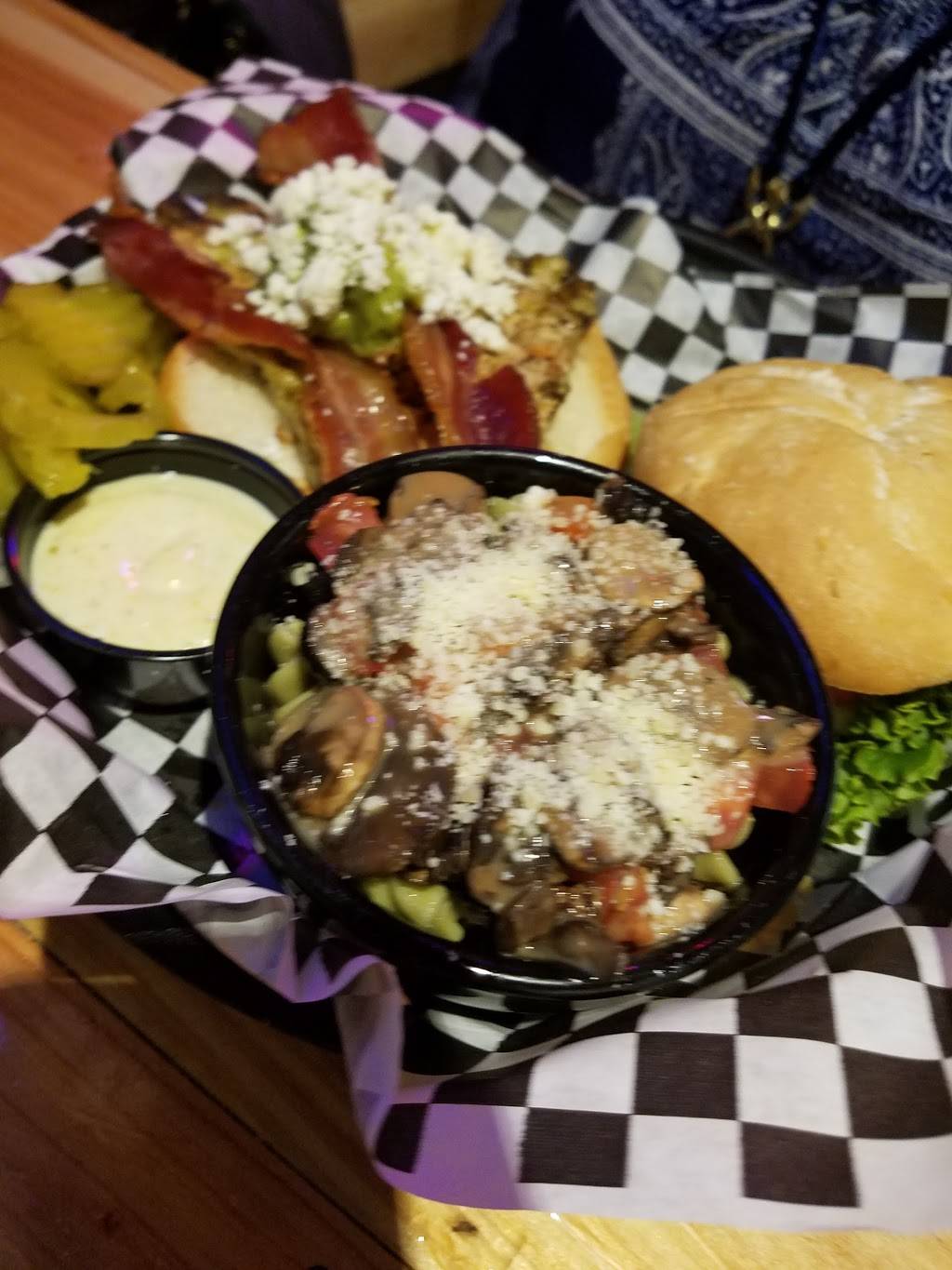 Abbey Road Tavern | restaurant | 1700 Center St, Apex, NC 27502, USA | 9193725383 OR +1 919-372-5383