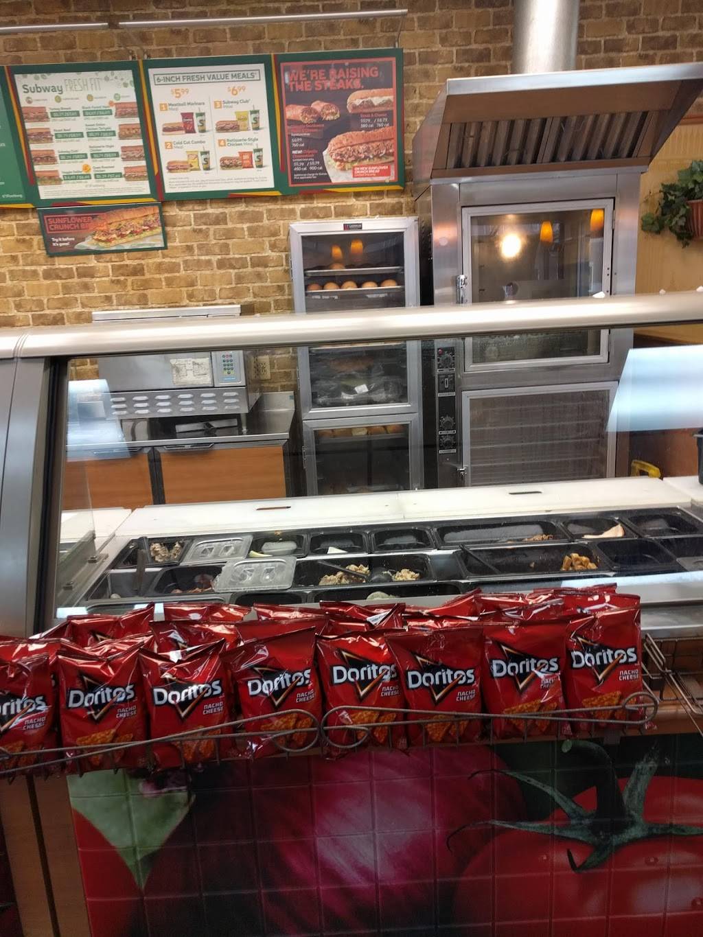 Subway Restaurants | restaurant | 2525 Hilton Rd, Ferndale, MI 48220, USA | 2483990428 OR +1 248-399-0428