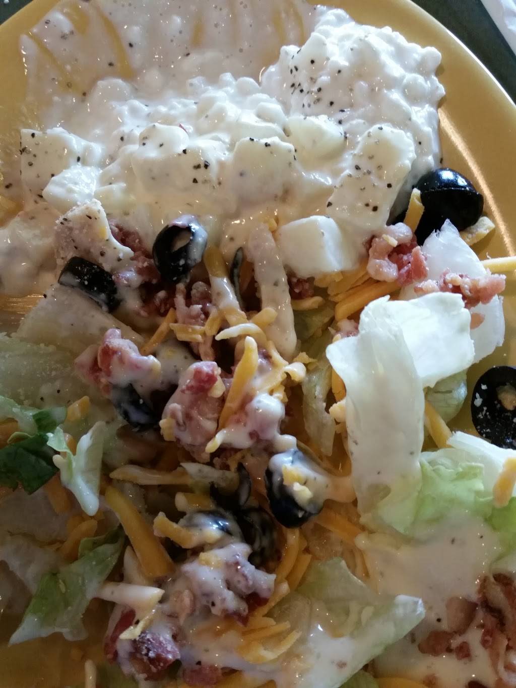 Fields of Pizza | restaurant | 1132 Avenue of the Cities, East Moline, IL 61244, USA | 3097929500 OR +1 309-792-9500