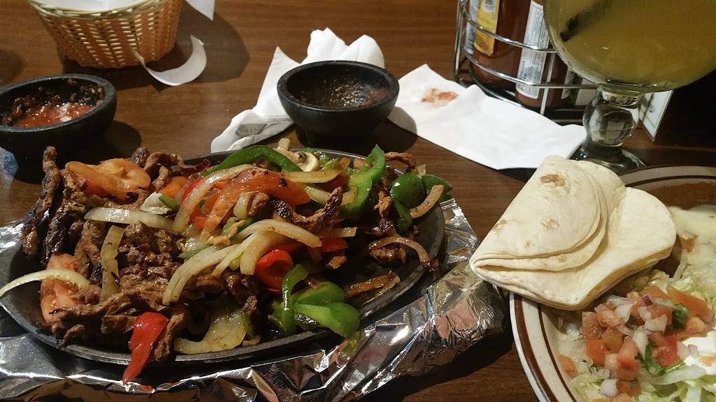 Maya Parma | restaurant | 7431 Ridge Rd, Parma, OH 44129, USA | 4407437650 OR +1 440-743-7650