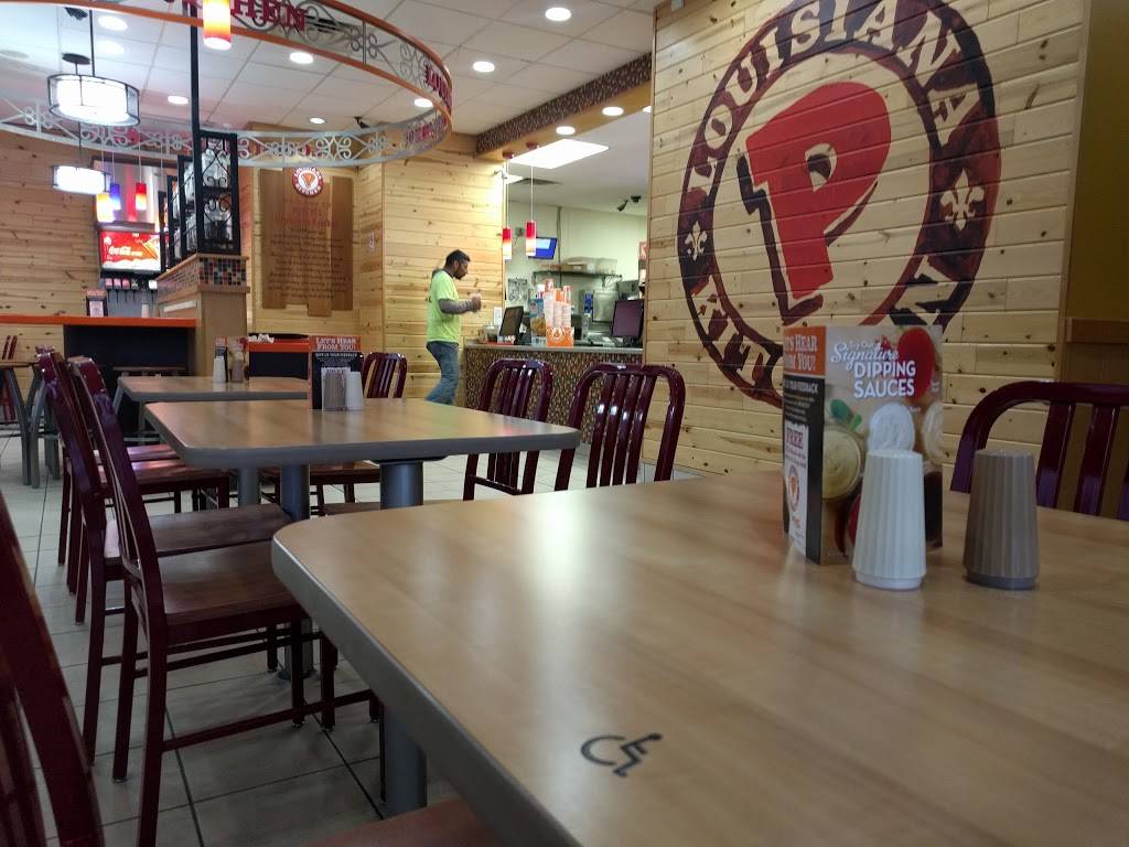 Popeyes Louisiana Kitchen | restaurant | 333 Dominion Blvd S, Chesapeake, VA 23322, USA | 7575492102 OR +1 757-549-2102