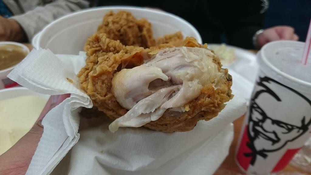 KFC | restaurant | 2809 S Figueroa St, Los Angeles, CA 90007, USA | 2137485632 OR +1 213-748-5632