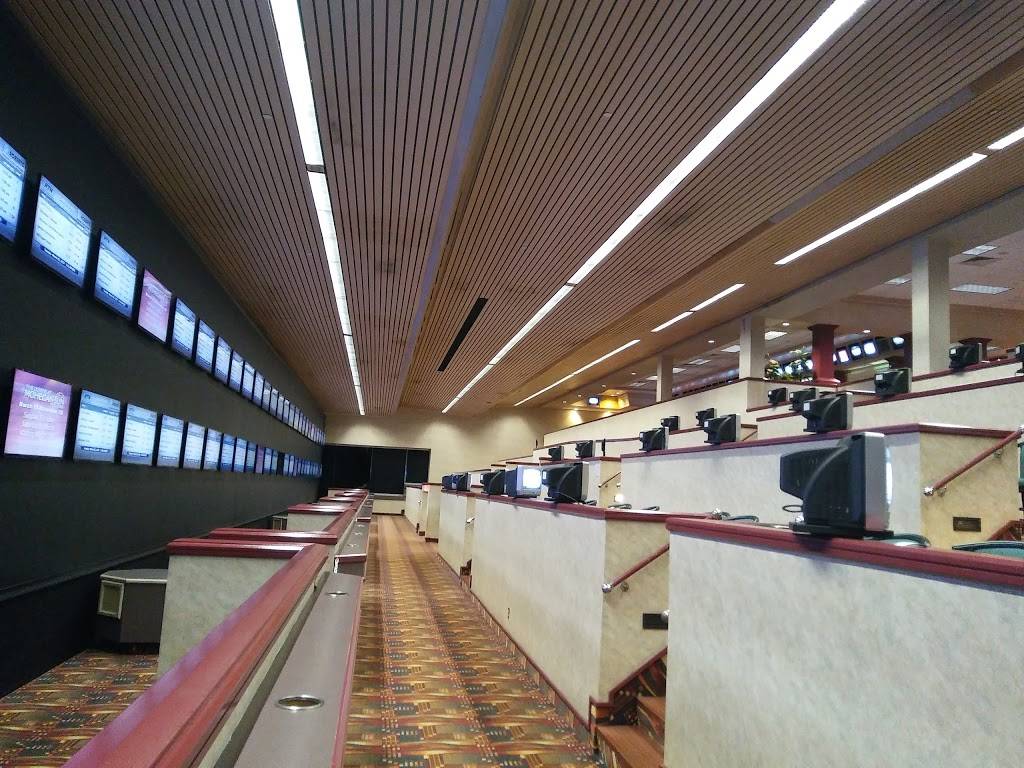 Tampa Greyhound Track | restaurant | 8300 N Nebraska Ave, Tampa, FL 33604, USA | 8139324313 OR +1 813-932-4313