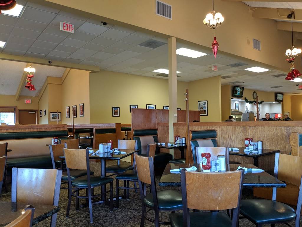 Groton Townhouse Restaurant | restaurant | 355 CT-12, Groton, CT 06340, USA | 8604490355 OR +1 860-449-0355