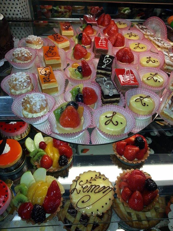 Normandie Bakery at Chef Josette | bakery | 3024 S Cochran Ave, Los Angeles, CA 90016, USA | 3236557777 OR +1 323-655-7777