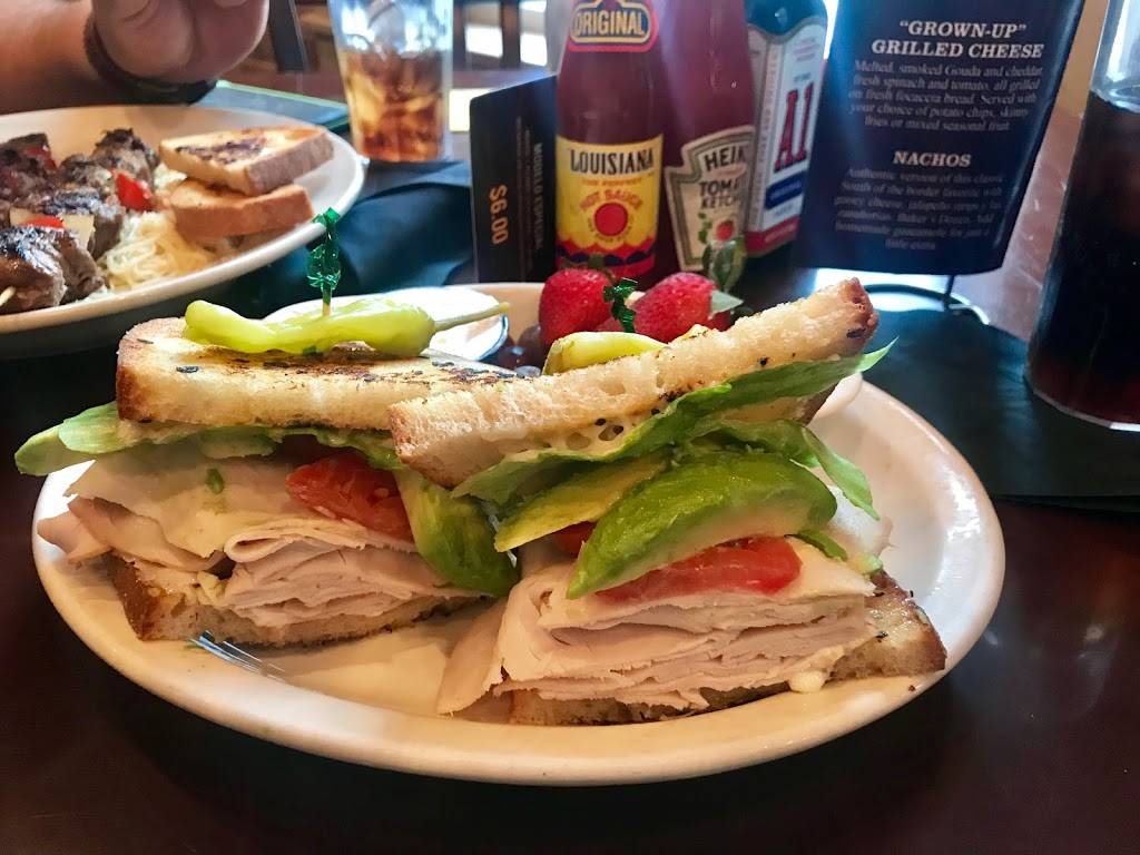 Mozies | restaurant | 1601 Hunter Rd, New Braunfels, TX 78130, USA | 8305151281 OR +1 830-515-1281