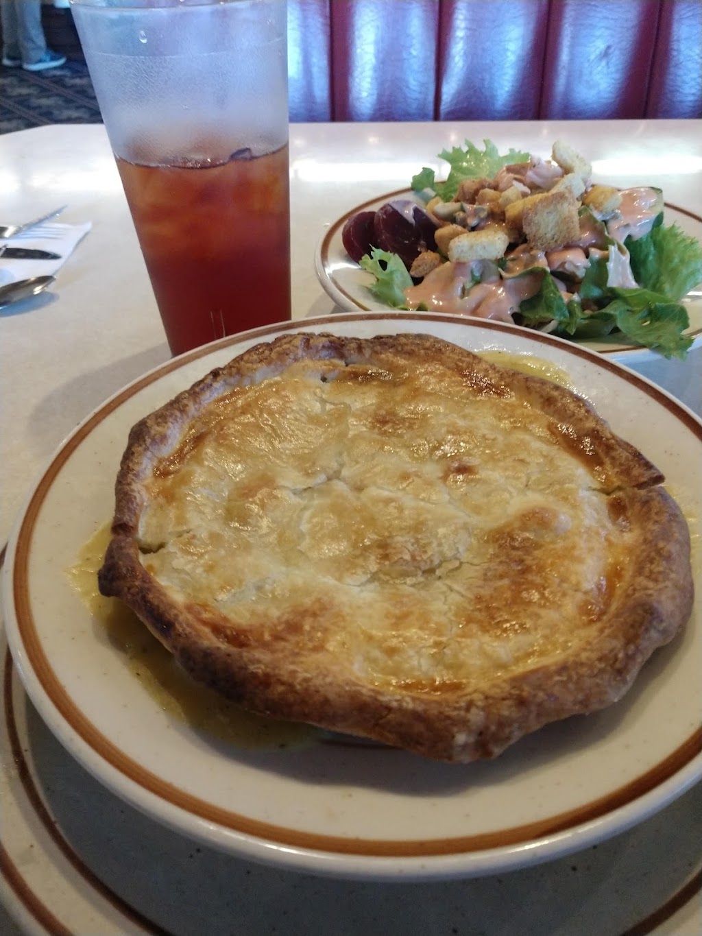 Eureka Village Pantry | restaurant | 1912 Broadway St, Eureka, CA 95501, USA | 7074438174 OR +1 707-443-8174