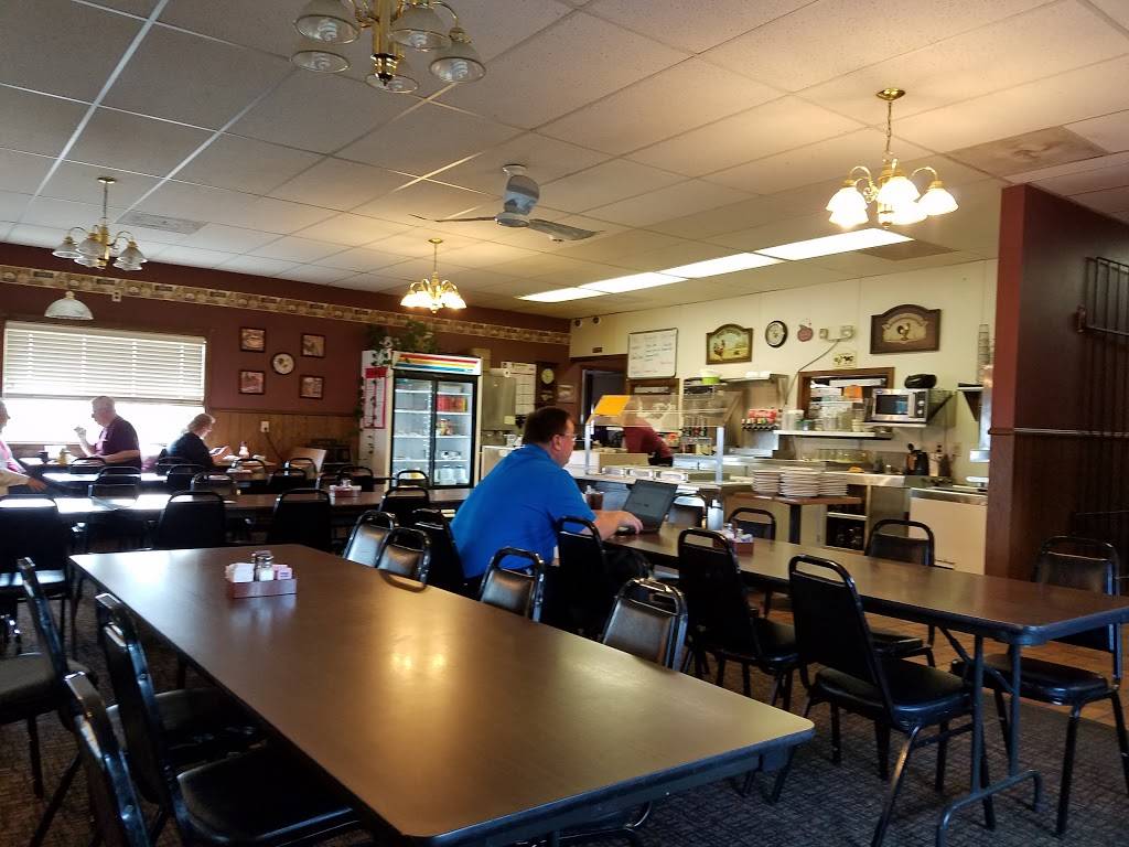 Hillcrest Cafe & Catering | cafe | 13350 MN-5, Norwood Young America, MN 55368, USA | 9524672777 OR +1 952-467-2777