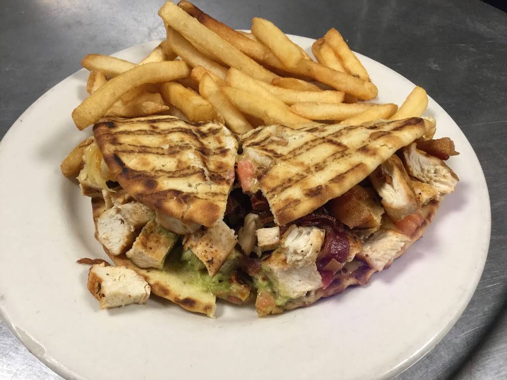 Donohues Bar and Grill | restaurant | 87 Bigelow Ave, Watertown, MA 02472, USA | 6179244900 OR +1 617-924-4900