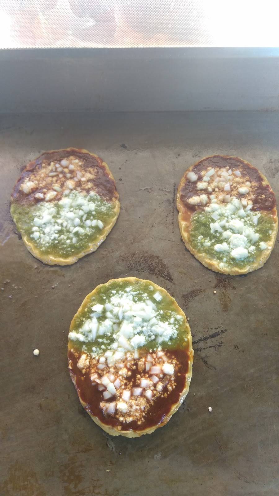 Cemitas Y Antojitos Poblanos Cinco De Mayo | restaurant | 600-630 E 40th Pl, Los Angeles, CA 90011, USA | 3234538797 OR +1 323-453-8797