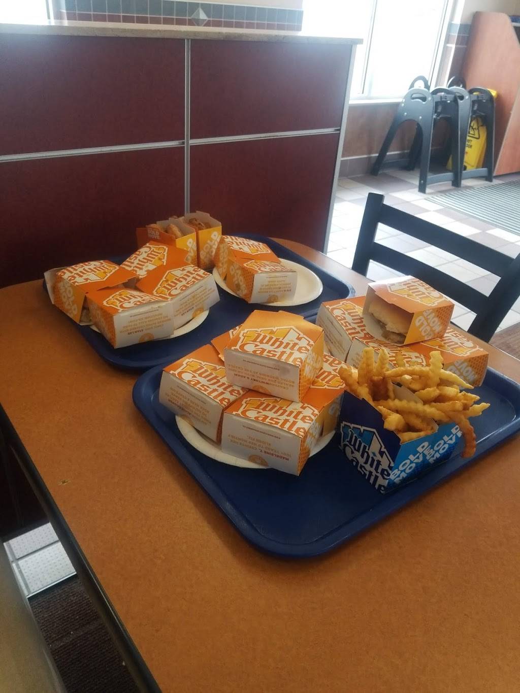 White Castle | restaurant | 614 Corwin Nixon Blvd, South Lebanon, OH 45065, USA | 5132297685 OR +1 513-229-7685