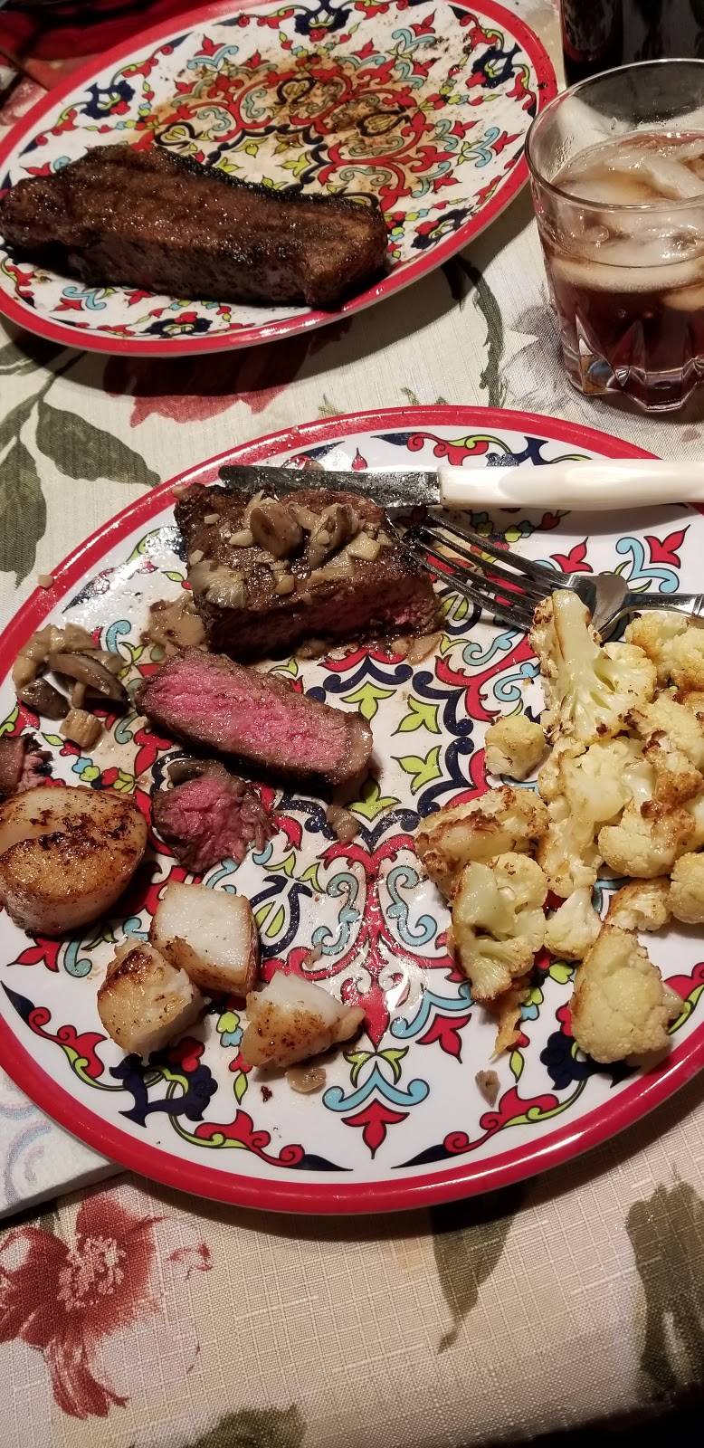 Gadaletos Seafood Market | restaurant | Village Shopping Center, 1193 Wilmington Pike, West Chester, PA 19382, USA | 6104307777 OR +1 610-430-7777