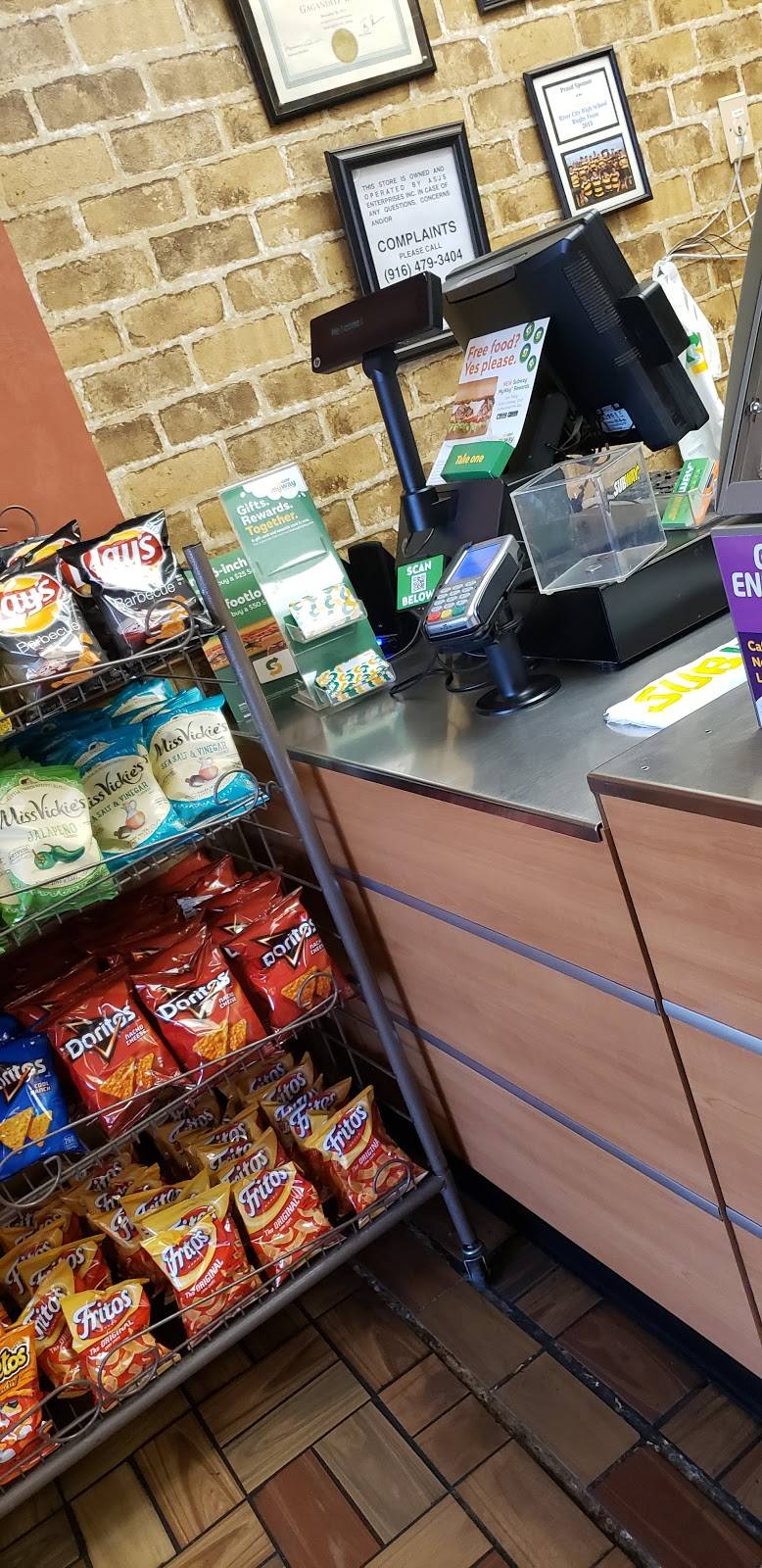 Subway | restaurant | 819 Harbor Blvd, West Sacramento, CA 95691, USA | 9163731717 OR +1 916-373-1717