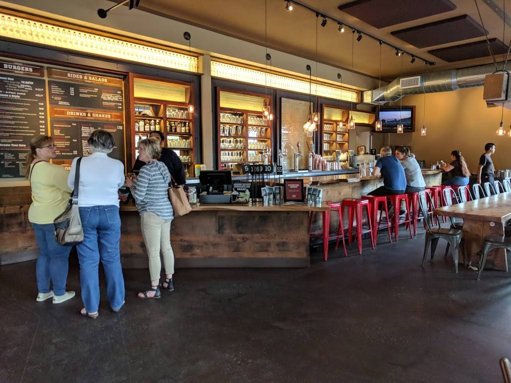 Roam Artisan Burgers | restaurant | 23 Lafayette Cir, Lafayette, CA 94549, USA | 9253850798 OR +1 925-385-0798