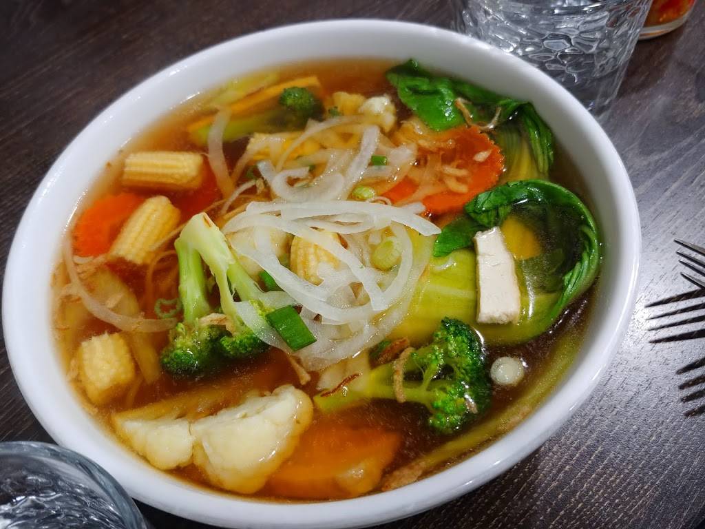 Pho Vuho | restaurant | 360 Dundas St E, Oakville, ON L6H 6Z9, Canada | 9052571333 OR +1 905-257-1333