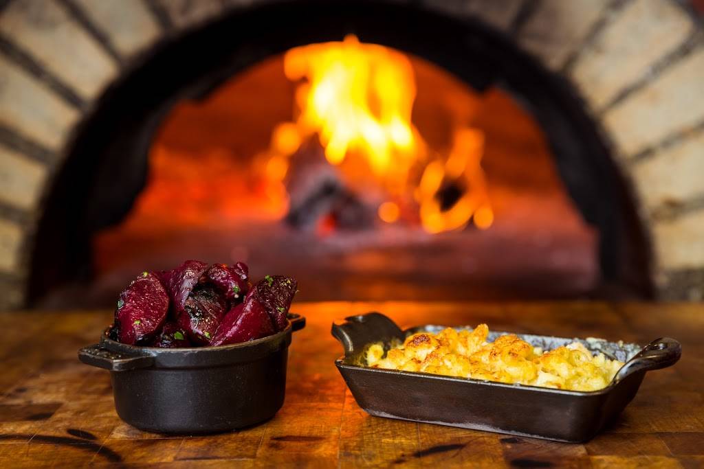 Roosters Wood-fired Kitchen - Uptown | restaurant | 150 N College St, Charlotte, NC 28202, USA | 7043707667 OR +1 704-370-7667