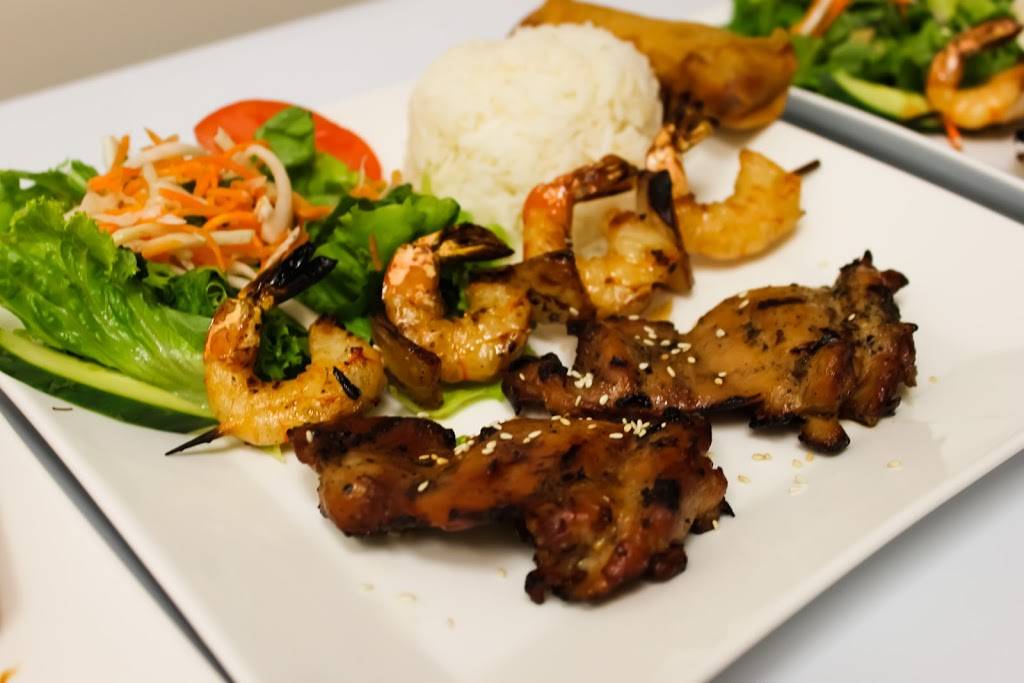 Sao Sao | restaurant | 7209 Boulevard Taschereau #106, Brossard, QC J4Y 1A1, Canada | 4504432388 OR +1 450-443-2388