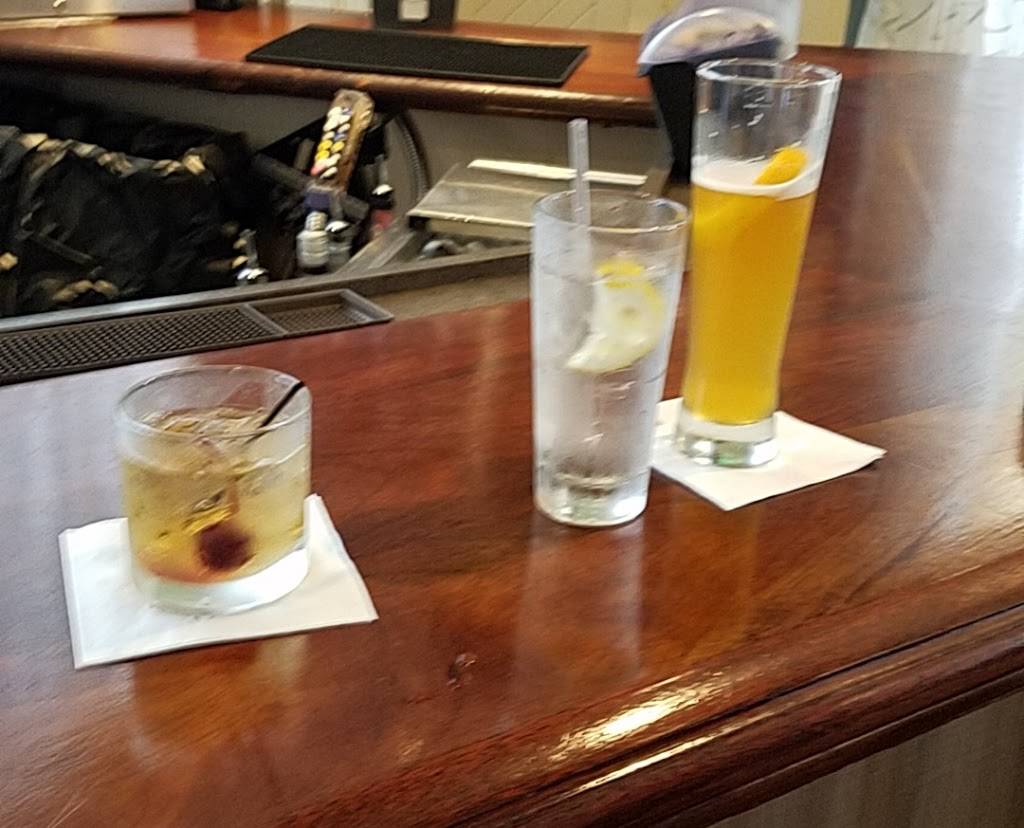 Fishtails Beach Bar | restaurant | 2701 S Ocean Blvd, North Myrtle Beach, SC 29582, USA | 8432724600 OR +1 843-272-4600