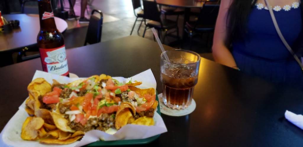 BS Bar And Grill | restaurant | 10471 St Charles Rock Rd, St Ann, MO 63074, USA | 3144234111 OR +1 314-423-4111