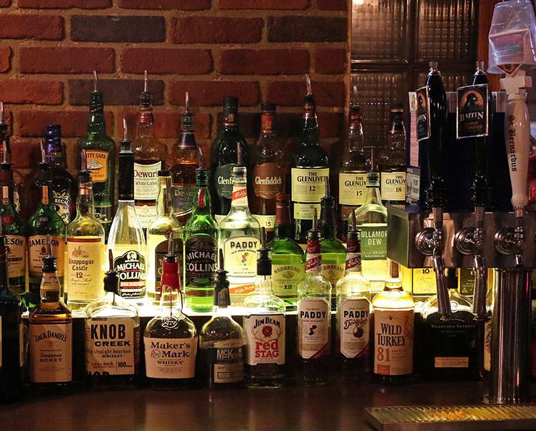 Pat OBriens | restaurant | 22385 E 10 Mile Rd, St Clair Shores, MI 48080, USA | 5867715715 OR +1 586-771-5715