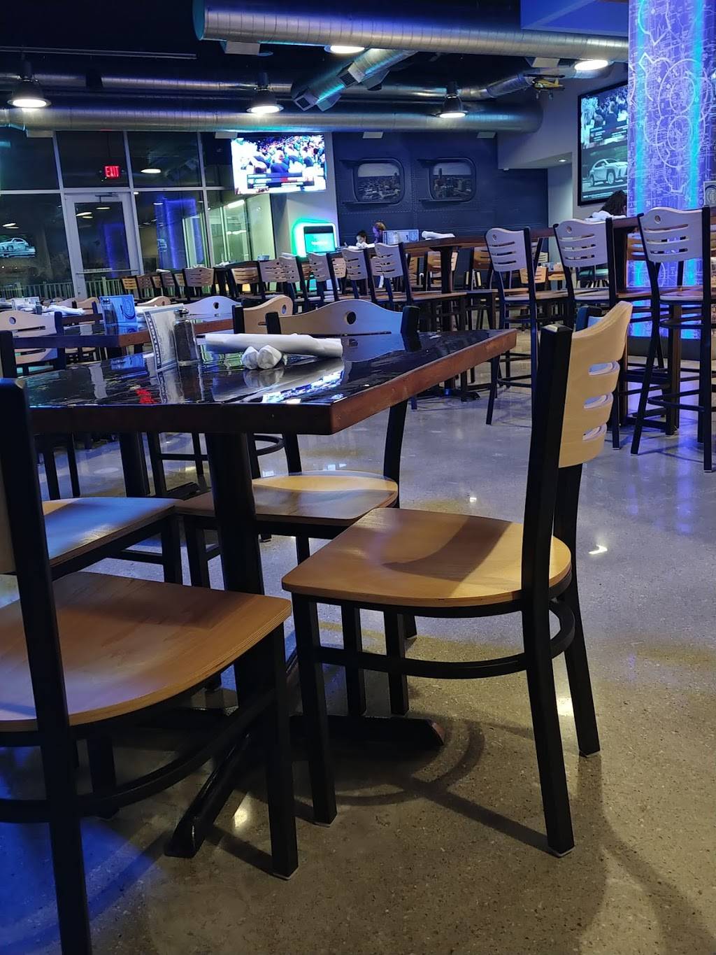 Flight Deck Tap & Grill | restaurant | 2929 California St Suite #1015, Omaha, NE 68131, USA | 4025044893 OR +1 402-504-4893