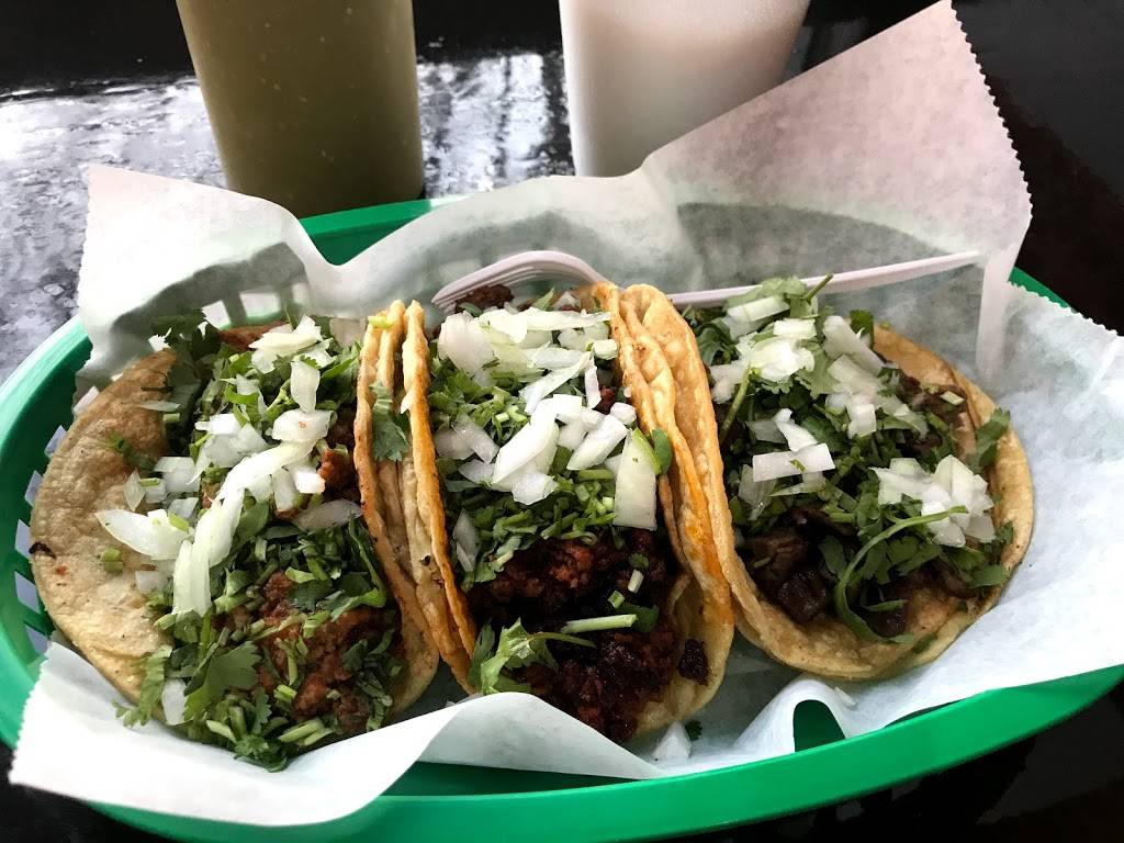 Edgewater Tacos | restaurant | 5624 N Broadway, Chicago, IL 60660, USA | 7739440847 OR +1 773-944-0847