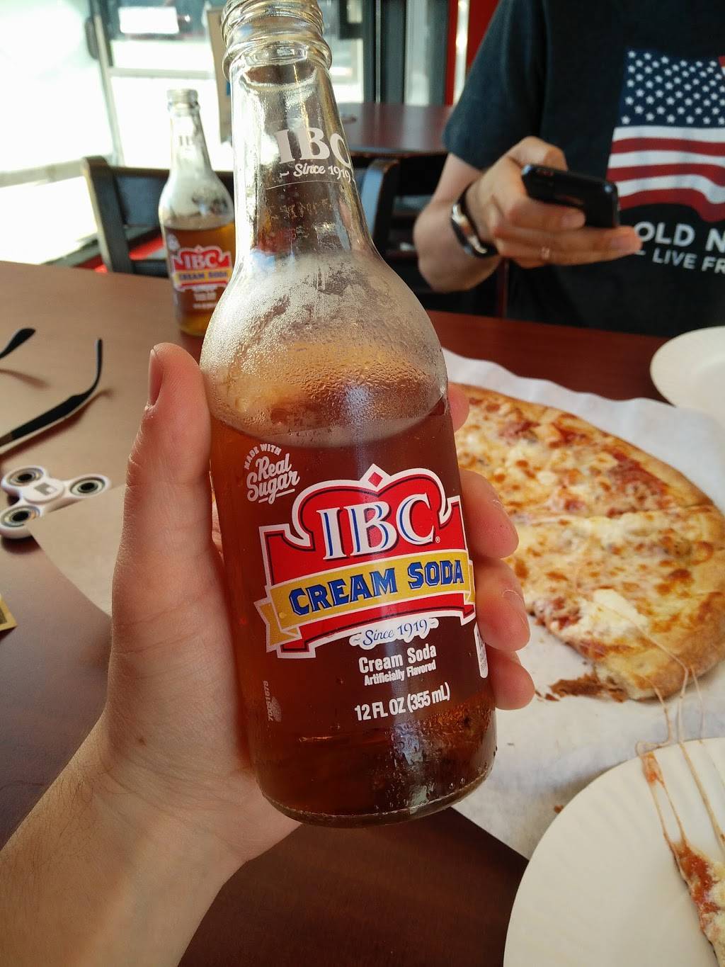 Fat Tomato Pizza | restaurant | 446 Pacific Coast Hwy, Hermosa Beach, CA 90254, USA | 4242478021 OR +1 424-247-8021