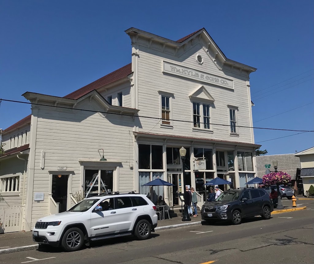 Bridgewater Fish House and Zebra Bar | restaurant | 1297 Bay St, Florence, OR 97439, USA | 5419971133 OR +1 541-997-1133