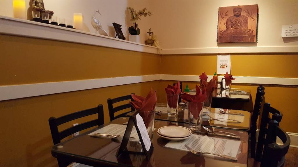 Everest Cafe & Bar | restaurant | 4145 Manchester Ave, St. Louis, MO 63110, USA | 3145314800 OR +1 314-531-4800