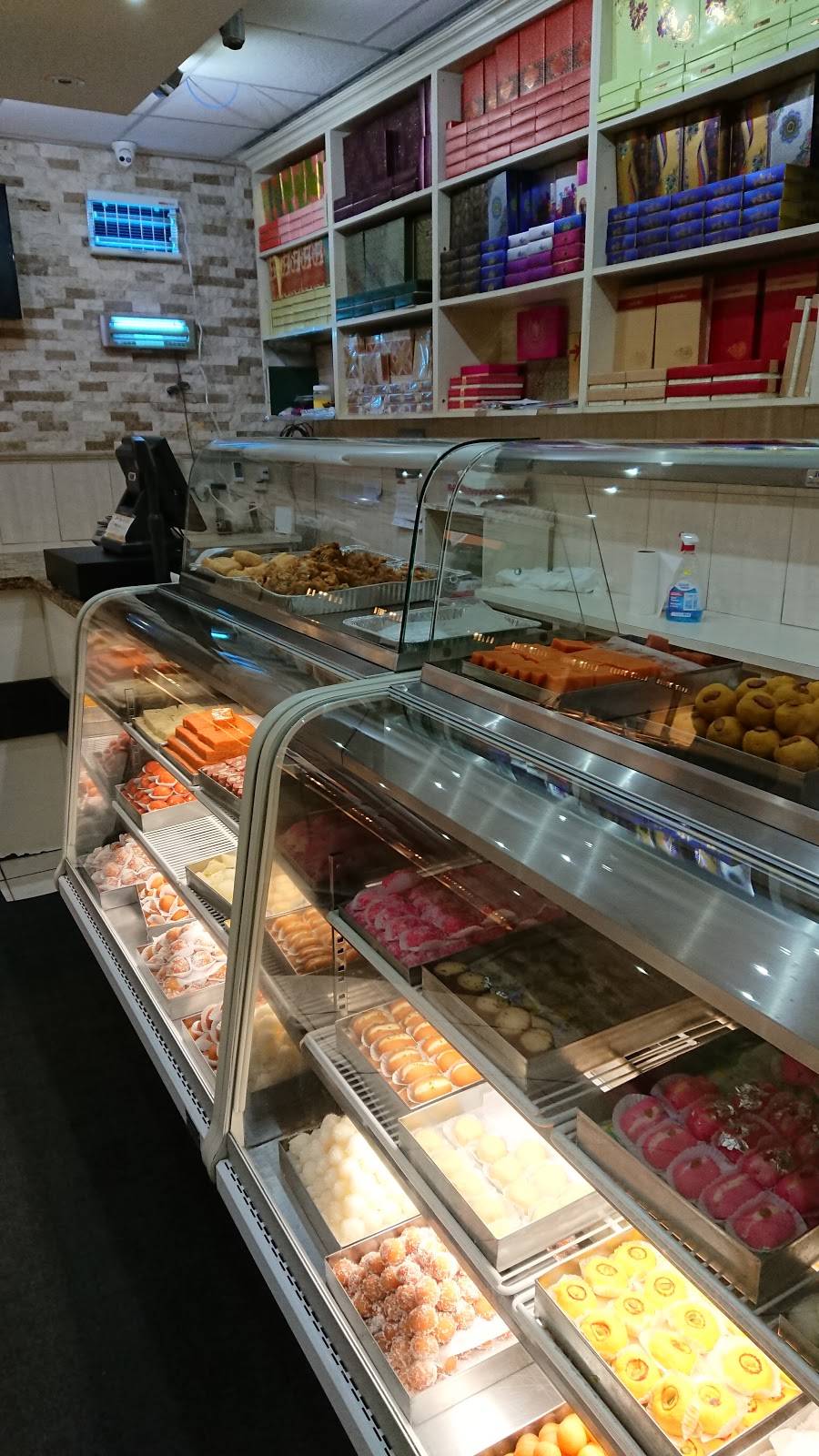 Sweet Palace | restaurant | 2945, 15 Sandalwood Pkwy E #15, Brampton, ON L6R 3J6, Canada | 9057931778 OR +1 905-793-1778