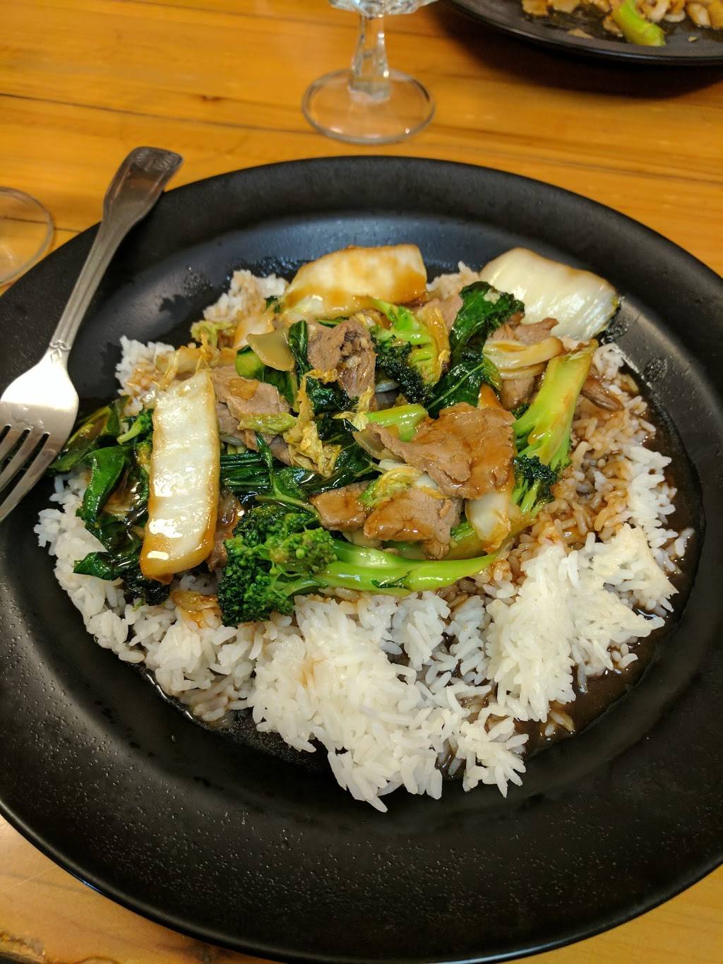 York St Noodle House | restaurant | 166 York St, New Haven, CT 06511, USA | 2037769675 OR +1 203-776-9675