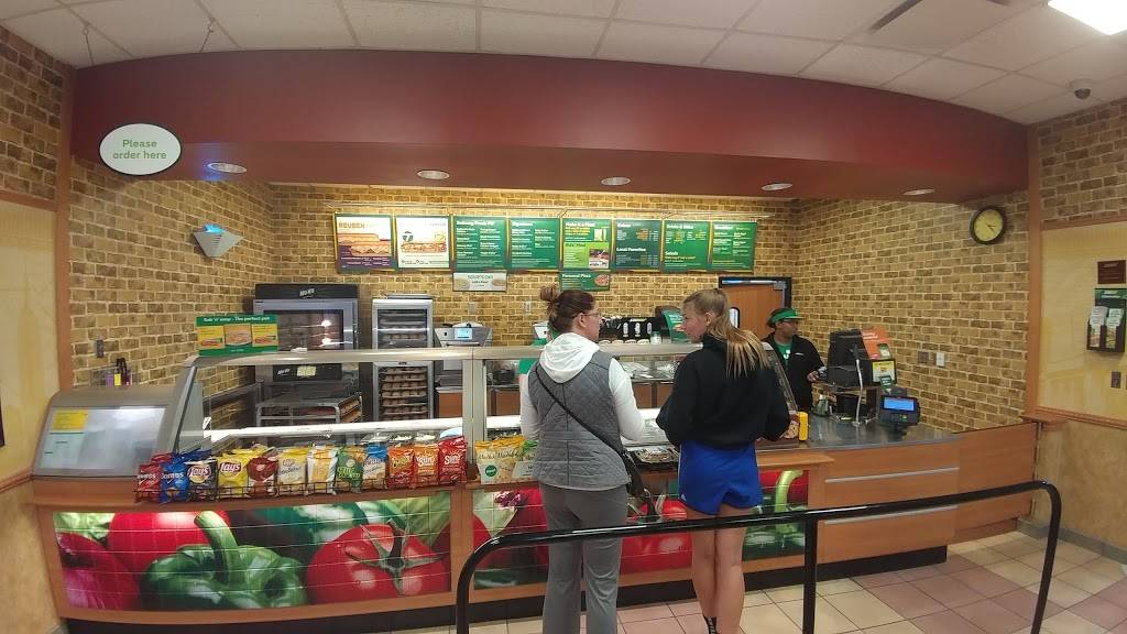 Subway | restaurant | 9191 IL-140, Hamel, IL 62046, USA | 6186332883 OR +1 618-633-2883