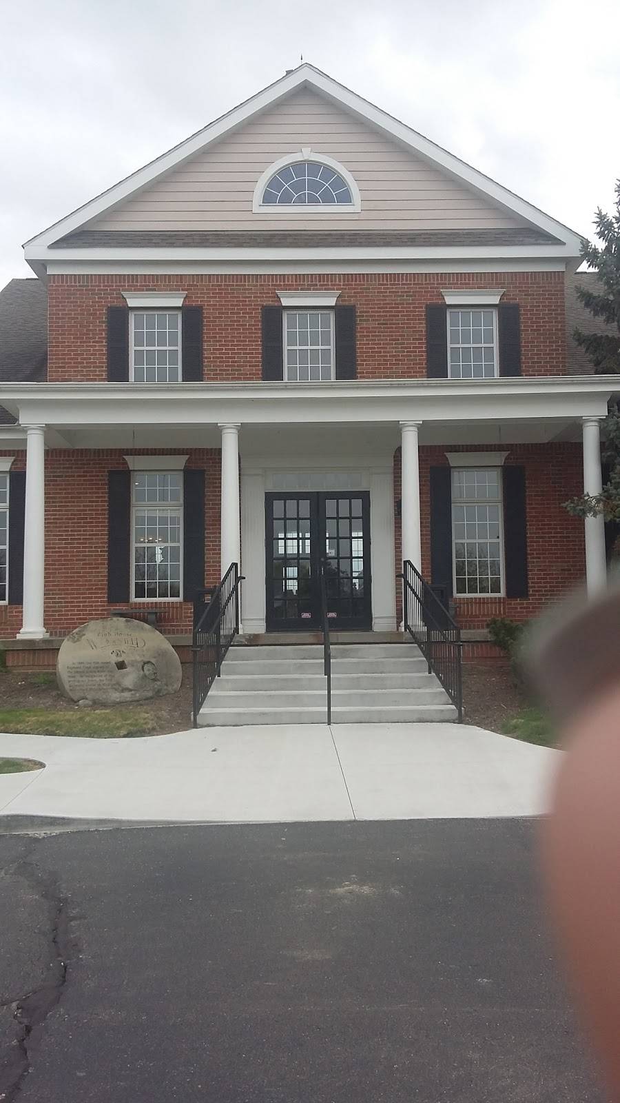 The Captains Club at Woodfield | restaurant | 10200 Woodfield Dr, Grand Blanc, MI 48439, USA | 8106954653 OR +1 810-695-4653