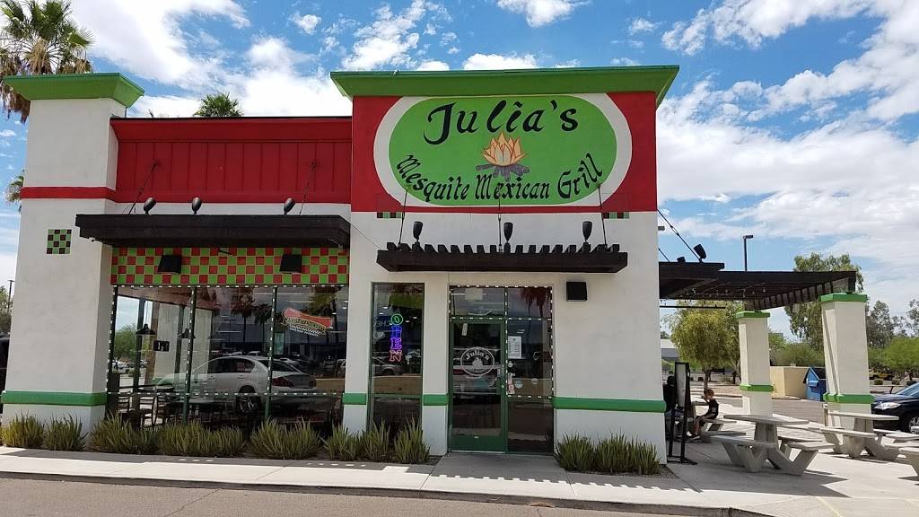 Julias Mesquite Mexican Grill | restaurant | 2160 N Arizona Ave, Chandler, AZ 85225, USA | 4806264585 OR +1 480-626-4585