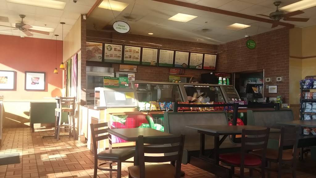 Subway Restaurants | restaurant | 4523 SE Woodstock Blvd, Portland, OR 97206, USA | 5037723381 OR +1 503-772-3381