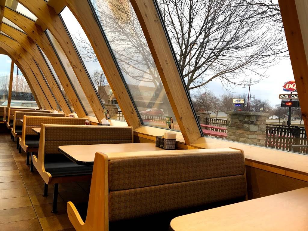 DQ Grill & Chill | restaurant | 100 Center Point Rd, Hiawatha, IA 52233, USA | 3193930944 OR +1 319-393-0944